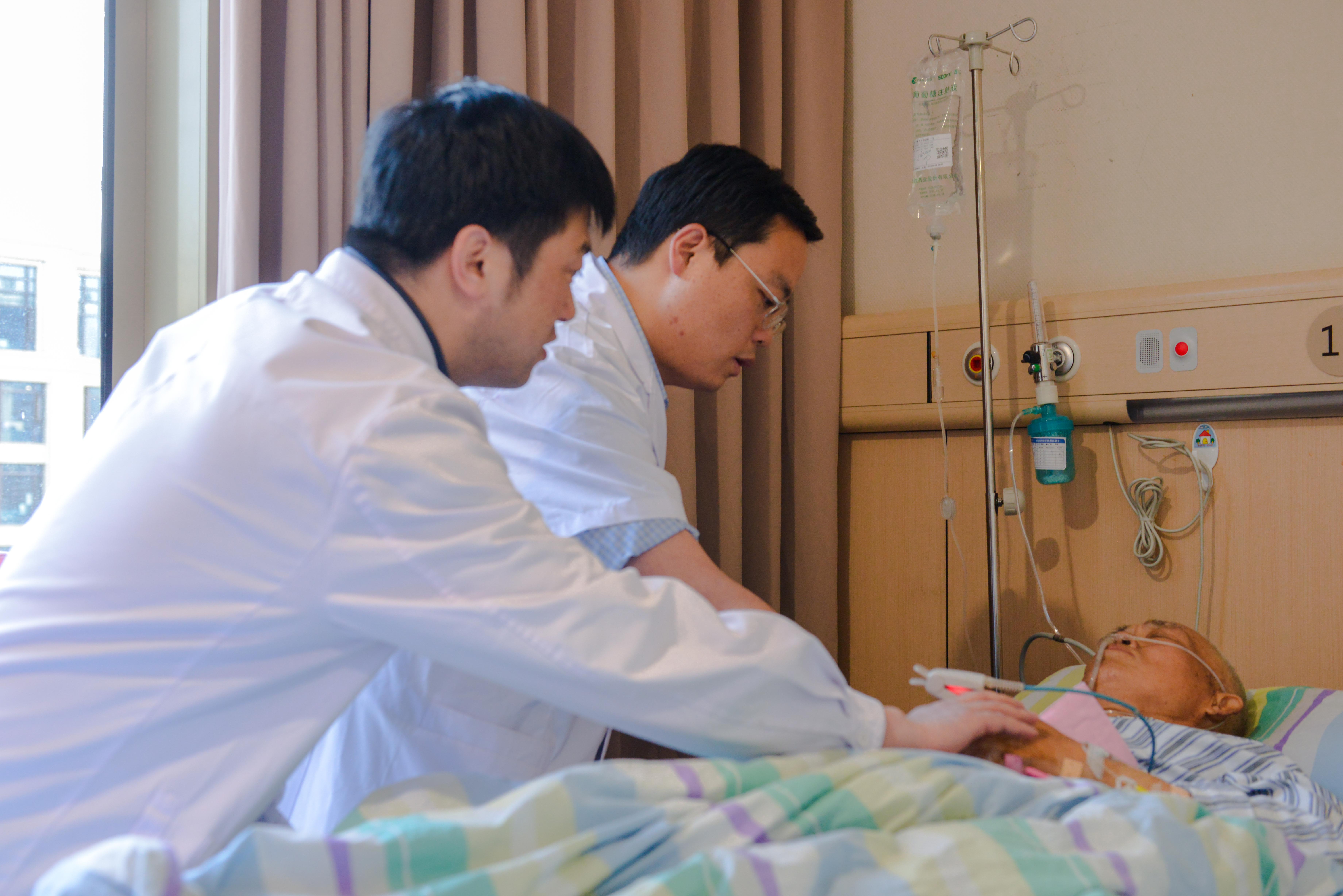 赞！我院完成首例全腹腔镜下胰十二指肠切除术