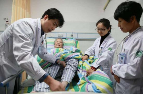 【中新网】聚焦县域医疗资源整合 浙江嵊州“康复阵地”初探社区