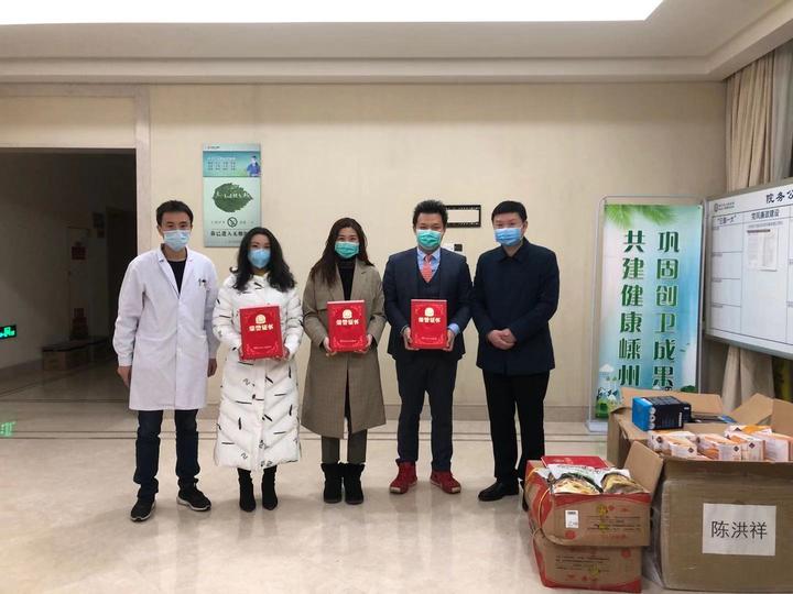 【浙江新闻】新婚夫妻为了2万多只口罩 开始了一场特殊的蜜月旅行