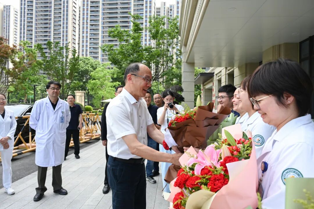 提灯引路映初心 薪火相传护安康——我院开展庆祝“5.12”国际护士节系列活动