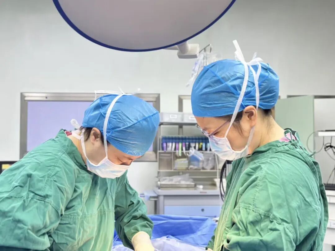 子宫裂了一个大口子！38岁三胎孕妈的生死瞬间，只因隐瞒了这个细节…