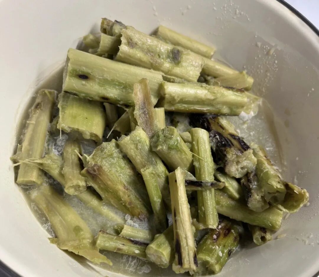 一碗“汗菜光”下肚，嵊州女子口唇竟变成青紫色，被紧急送医！这些“致命细节”要警惕！